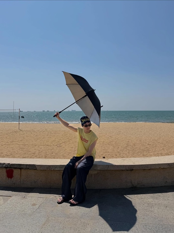 Những khung hình tại Quy Nhơn khiến nhiều fan muốn “theo chân idol” khám phá thành phố biển. Ảnh: NVCC