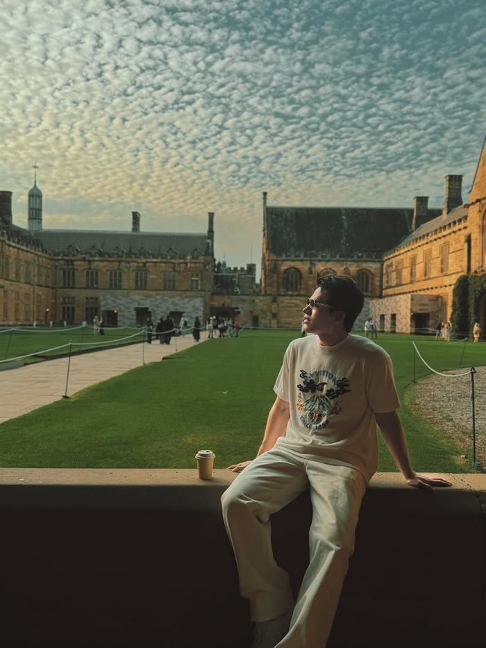 Loạt ảnh nhanh chóng nhận được nhiều bình luận từ người hâm mộ dành cho nam ca sĩ. Ảnh: FBNV