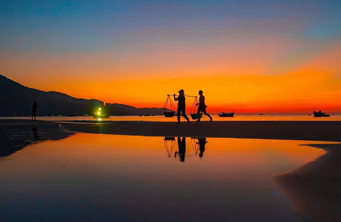 Bãi biển Mân Thái Đà Nẵng cách không xa trung tâm thành phố