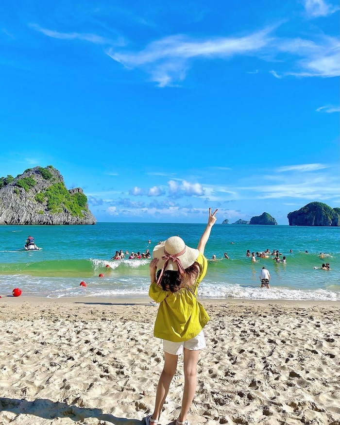 Cát Cò là một trong những bãi biển đẹp nhất Hải Phòng với cảnh biển tuyệt đẹp