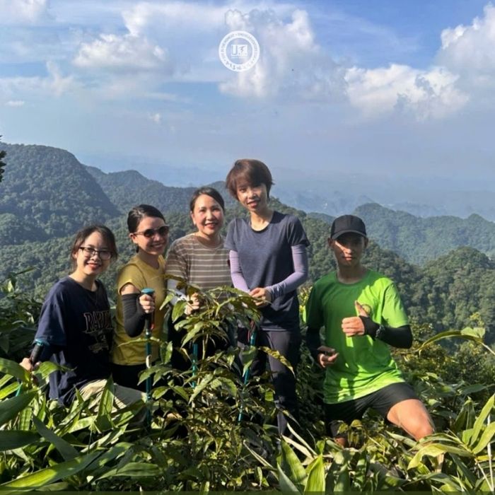 Chinh phục Đỉnh Mây Bạc tại Rừng Cúc Phương