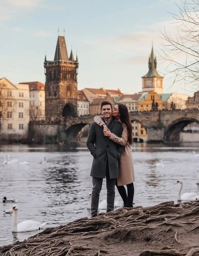 Khám phá các địa điểm du lịch Praha Séc nổi tiếng - Cầu Charles