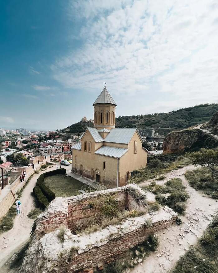 Du lịch Tbilisi Georgia - Khám phá pháo đài Narikala