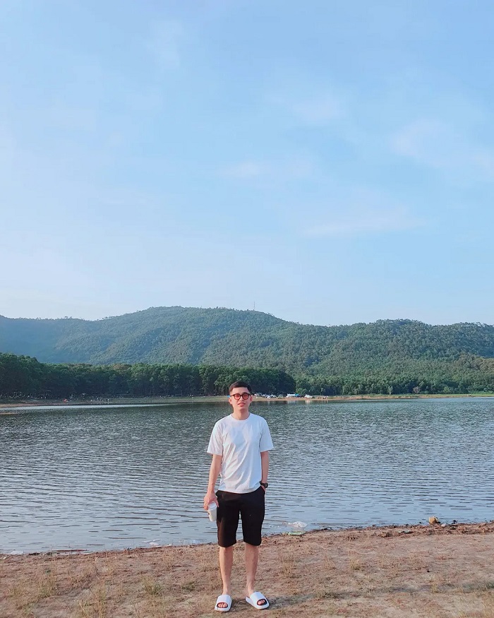 Hồ Yên Trung Quảng Ninh là điểm đến thiên nhiên tuyệt đẹp