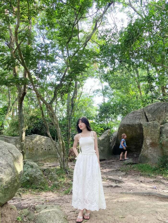 Chiêm ngưỡng danh thắng Hòn Trống Mái Sầm Sơn