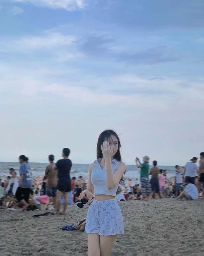 Thời điểm ghé thăm Hòn Trống Mái Sầm Sơn lý tưởng là mùa hè và mùa thu