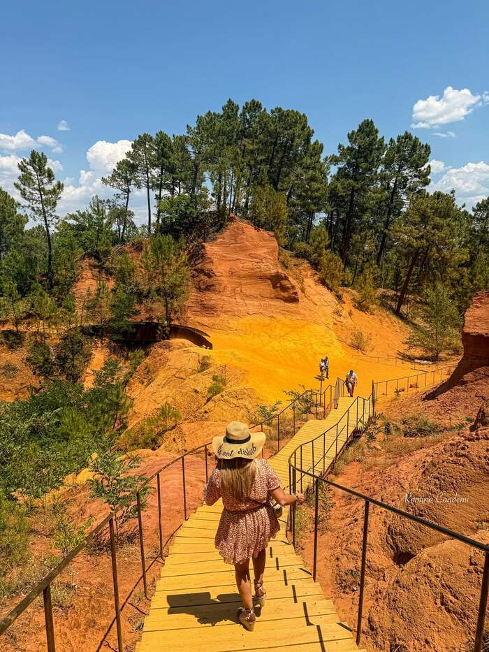 Kinh nghiệm du lịch Provence Pháp - Chiêm ngưỡng các ngôi nhà độc đáo