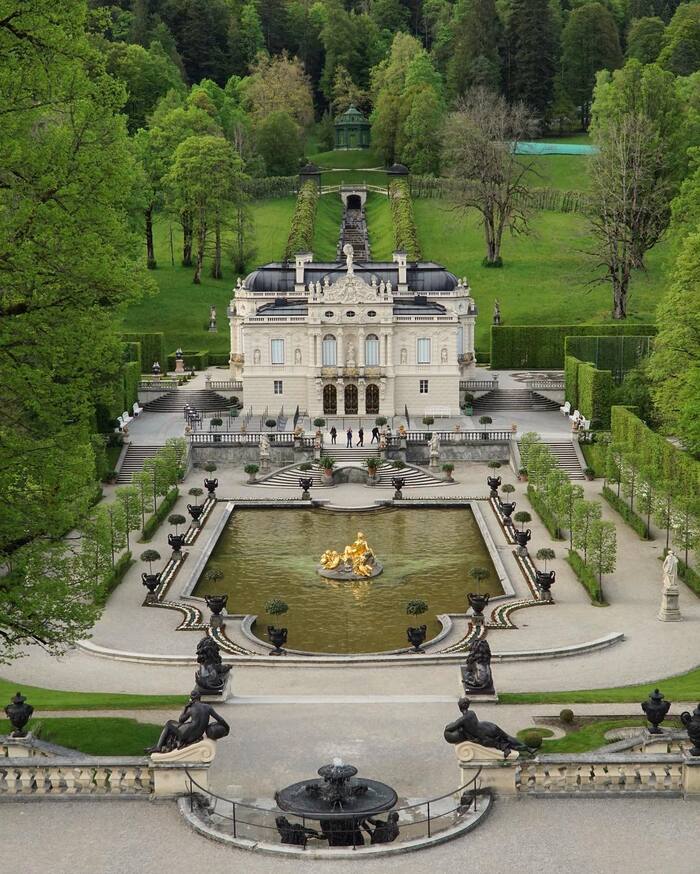 Kinh nghiệm du lịch Zurich Thụy Sĩ - Ghé thăm lâu đài Lindenhof