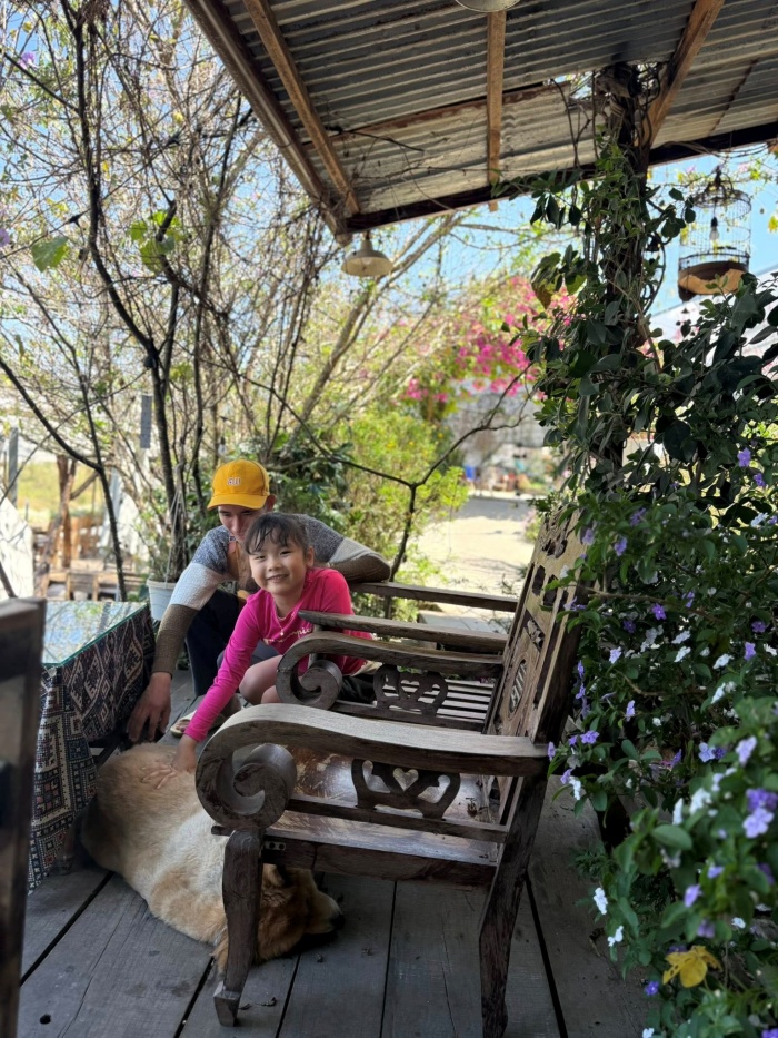 Công việc bận rộn nên hiếm khi 2 mẹ con mới có khoảnh khắc vui vẻ bên nhau, đáng nhớ đến thế.