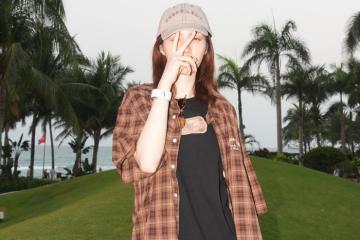 Orm Kornnaphat "giải nhiệt" mùa hè tại đảo Hải Nam, Trung Quốc