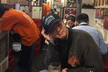 Kim Min Kyu đăng ảnh dạo phố Nhật, visual đời thường cũng đủ gây thương nhớ