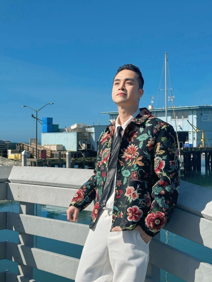 Sự kết hợp giữa âm nhạc giàu cảm xúc và hình ảnh chỉn chu đã giúp lần quay trở lại này của nam ca sĩ thực sự ấn tượng với sản phẩm âm nhạc chân thành chạm đến trái tim khán giả.