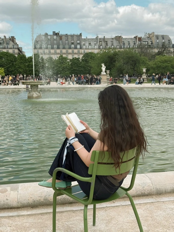 Vui chơi, thư giãn ở vườn Tuileries Pháp