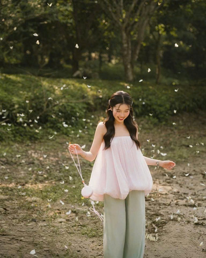 Những bức hình được cô đăng tải trên MXH thu hút nhiều sự quan tâm từ công chúng, Ảnh: FBNV.