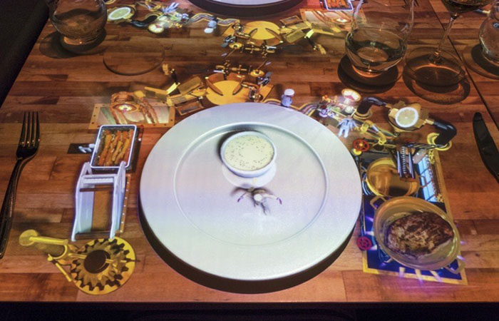 Bữa ăn thực tế ảo ở khách sạn Park Hyatt Bangkok. Ảnh: Skull Mapping bua_an_thuc_te_ao