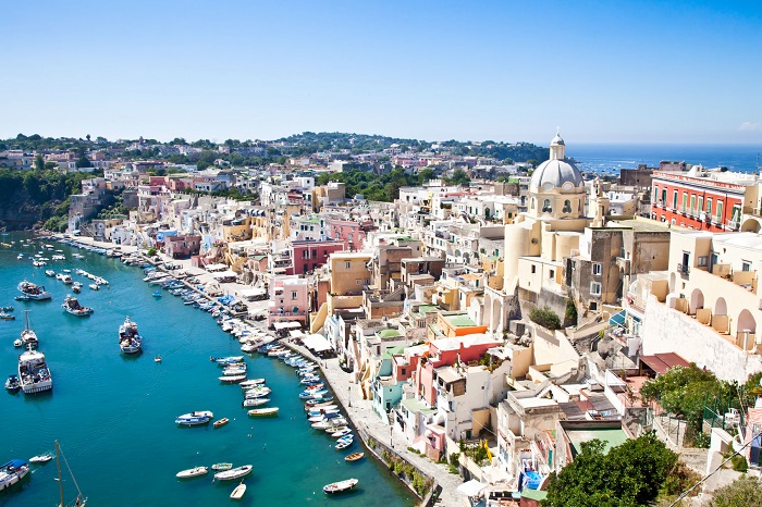 'Mỹ nhân' bí ẩn nước Ý: Những hòn đảo đẹp có thể khiến cả hoàng đế lưu vong cũng quên sầu