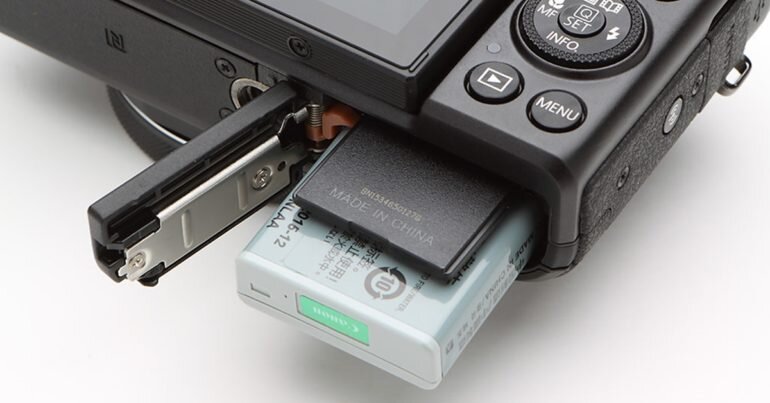 Pin - phụ kiện cần có khi sở hữu máy ảnh di lịch