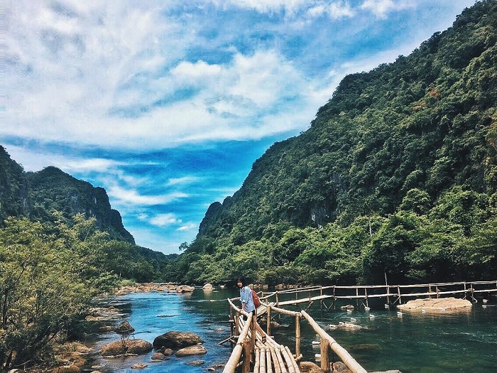 Du lịch sinh thái mạo hiểm sông Chày hang Tối 