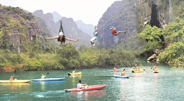 Du lịch sinh thái mạo hiểm sông Chày hang Tối 