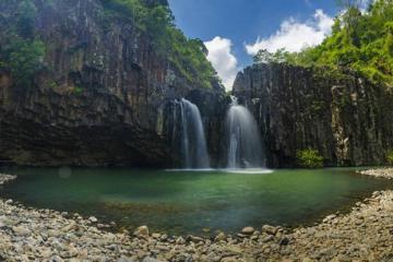 Khám phá vẻ đẹp nguyên sơ của thác Vực Hòm, Phú Yên