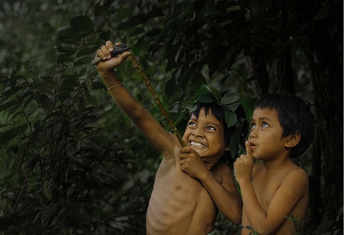 trẻ em dân tộc ở Kon Tum