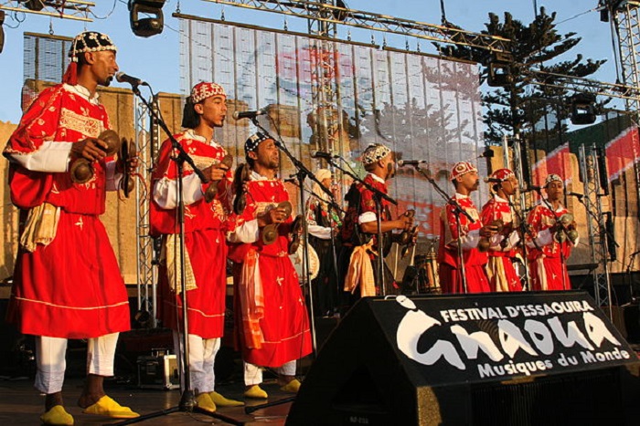 Lễ hội âm nhạc thế giới Essaouira Gnaoua - một trong những lễ hội nổi tiếng nhất Ma-rốc.