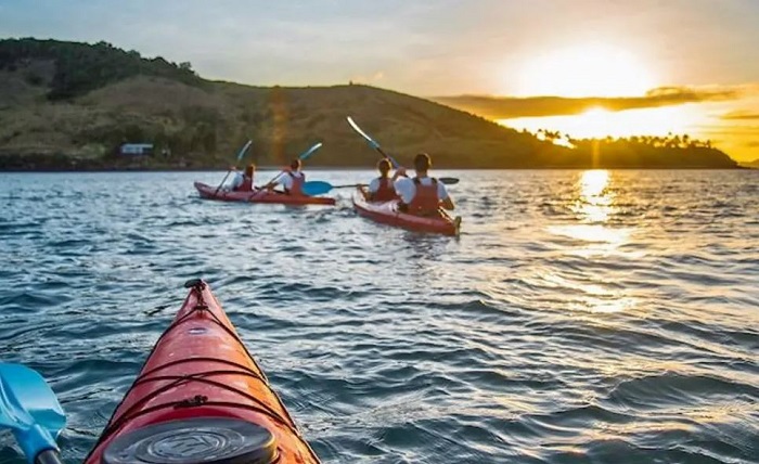 chèo thuyền kayak trên bãi biển Palolem Ấn Độ