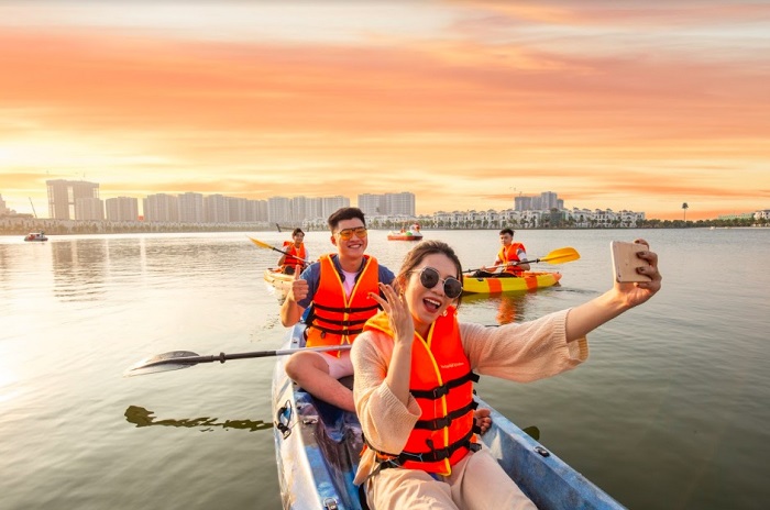 chèo thuyền kayak tại Biển hồ Ocean Park