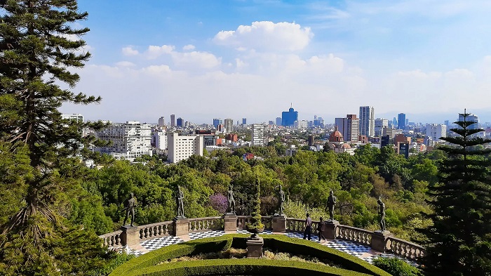 Ngắm nhìn thành phố Mexico từ lâu đài Chapultepec