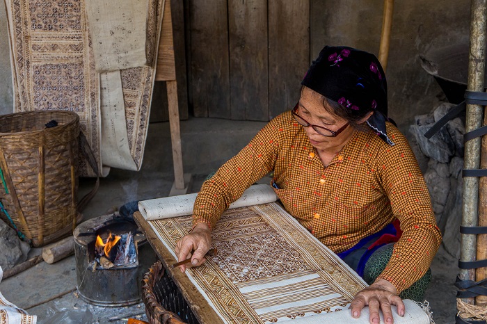 Làng nghề dệt lanh Lùng Tám