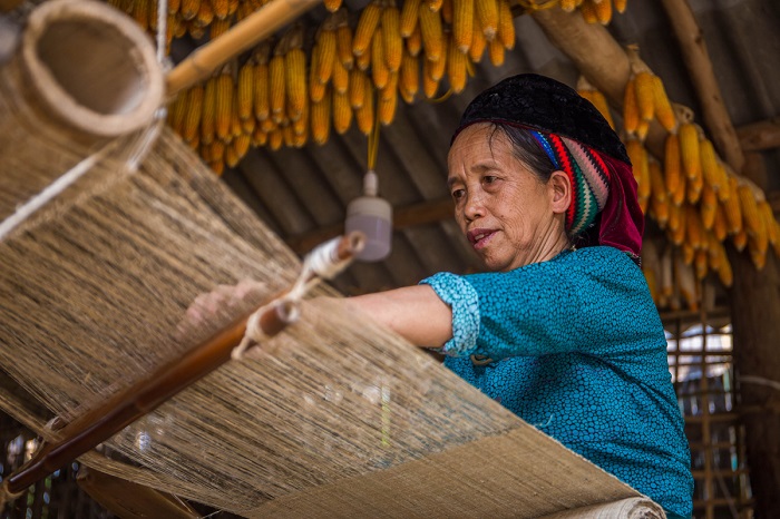 Làng nghề dệt lanh Lùng Tám