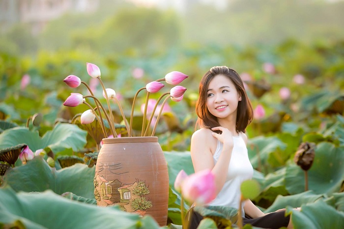 đầm sen hồ tây trong Mùa hoa tháng 5 Hà Nội