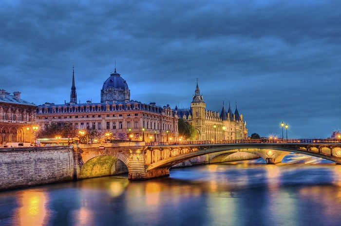 sông Seine ở Paris