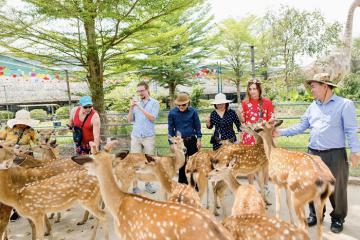 Trải nghiệm thú vị tại khu du lịch Mỹ Quỳnh – Vườn thú quy mô lớn nhất miền Tây