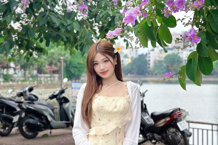 Những điểm check in hoa bằng lăng Hà Nội đang thu hút nhiều bạn trẻ