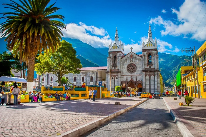 Trong cẩm nang du lịch Ecuador, các du khách nên tránh đến đây trong các ngày lễ quốc gia