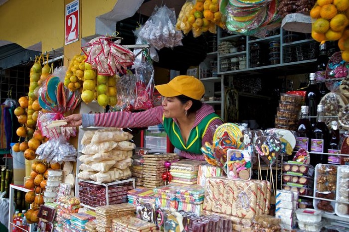 Cẩm nang du lịch Ecuador dành cho bạn là chọn chỗ ở tự phục vụ và mua sắm ở cửa hàng tạp hóa địa phương