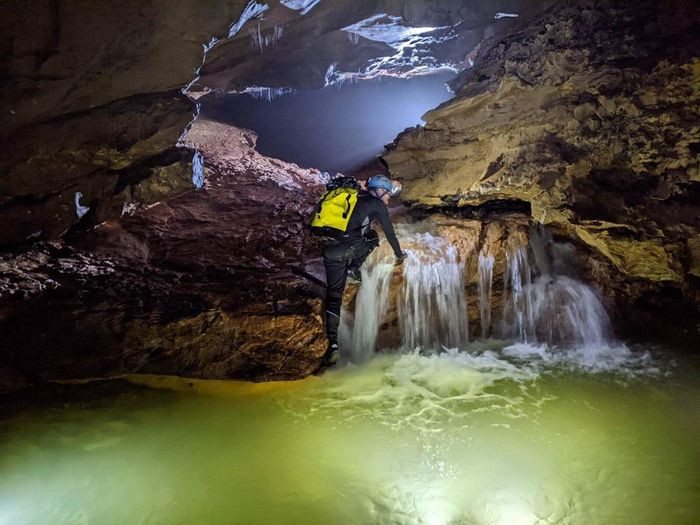 hang động mới ở Quảng Bình