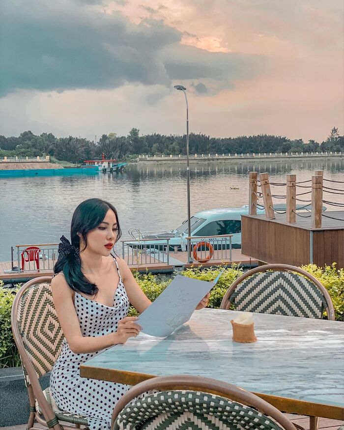 chiêm ngưỡng khung cảnh sông nước thơ mộng từ nhà hàng view sông Sài Gòn