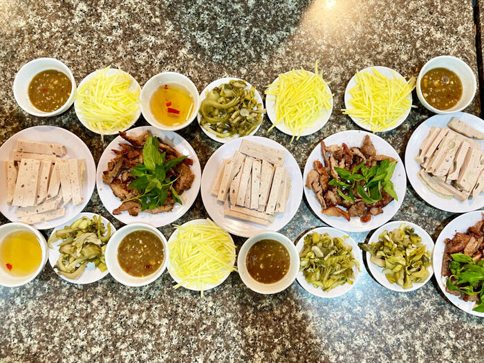 khám phá danh sách quán bánh ướt đĩa chồng ngon ở Buôn Ma Thuột 