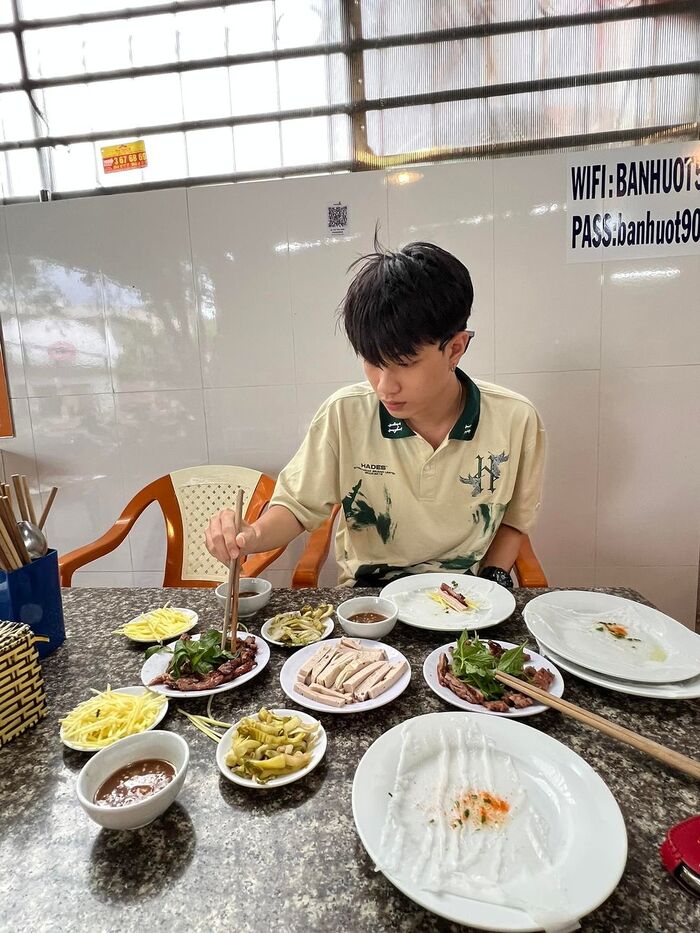 quán bánh ướt đĩa chồng ngon ở Buôn Ma Thuột là địa chỉ quen mặt của nhiều người