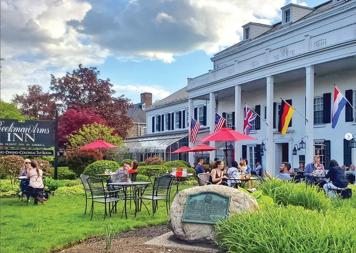 Tọa lạc tại Thung lũng Hudson, Rhinebeck là một trong những thị trấn cổ nhất tiểu bang New York