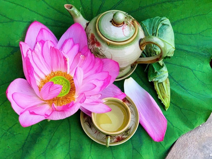 Bạn còn được dịp thưởng thức trà sen thơm ngát vào Mùa hoa tháng 6 Hà Nội