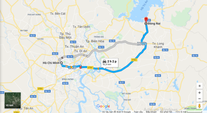 Xe bus di chuyển tới bảo tàng Đồng Nai