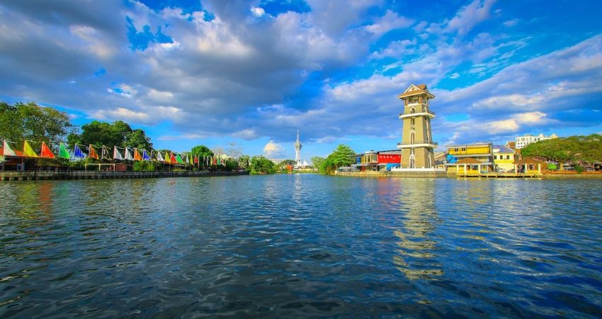 Alor Setar là thành phố mang đậm dấu ấn văn hóa và lịch sử, tọa lạc giữa vùng trung tâm của bang Kedah