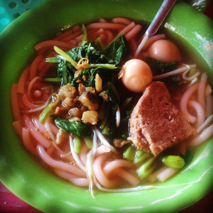 Bún đỏ có màu nước dùng thú vị
