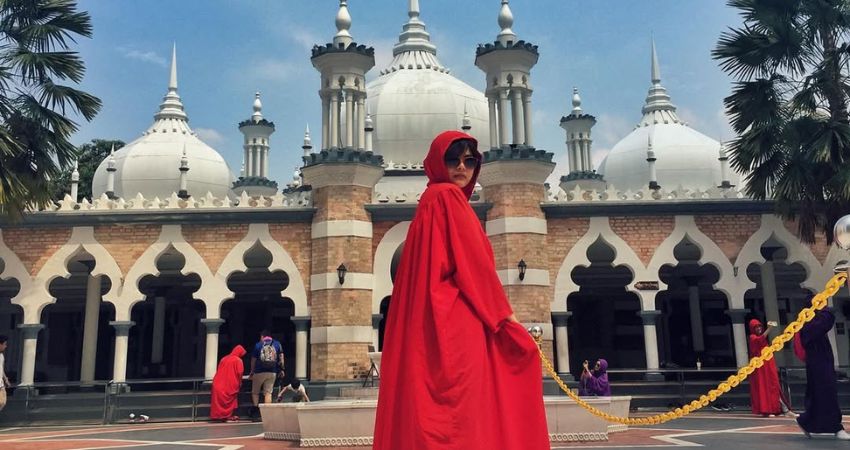 Hãy chuẩn bị kem chống nắng và ô nhỏ khi chuyển ngoài trời tại Klang