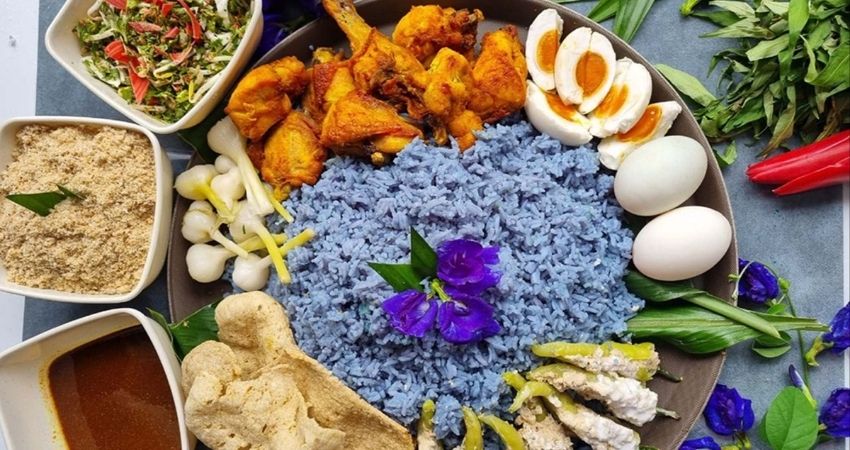 Nasi Kerabu - cẩm nang du lịch Kota Bharu Malaysia
