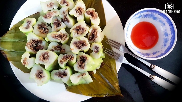 Bánh tẻ là đặc sản Hưng Yên được nhiều người yêu thích
