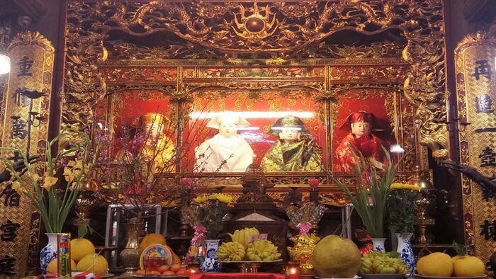 Tham quan đền Công Đồng Bắc Lệ